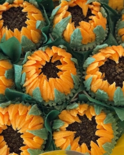 Cupcake Bouquets By Diane - Corporate Gifting - Ayrshire